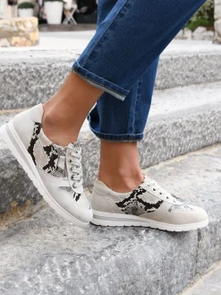 Outlet Baskets à aérosemelle® amovible Femme Baskets, Derbies