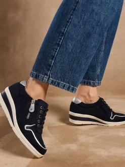 Outlet Baskets cuir à aérosemelle® Femme Baskets, Derbies