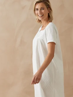 Outlet Chemise de nuit plumetis Chemise De Nuit