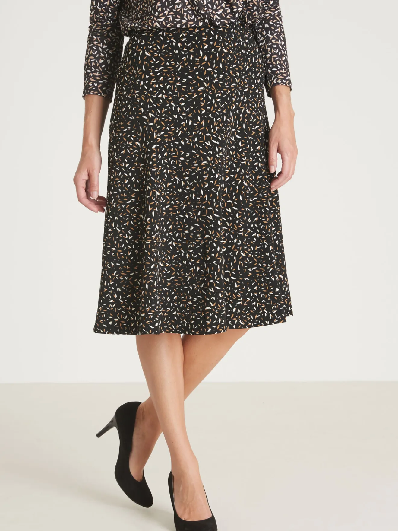 Online Jupe en maille, entièrement élastiquée Femme Jupe