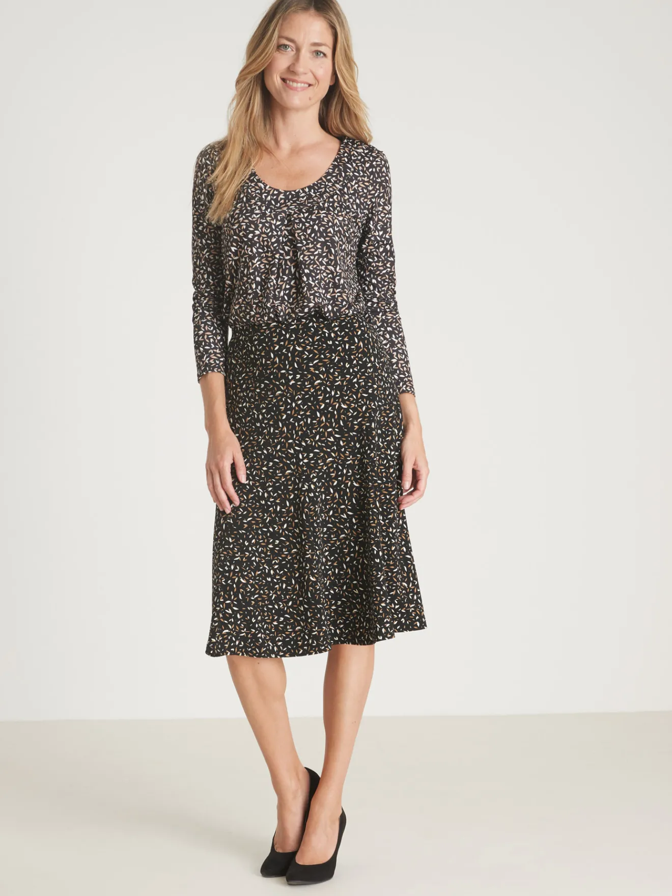 Online Jupe en maille, entièrement élastiquée Femme Jupe