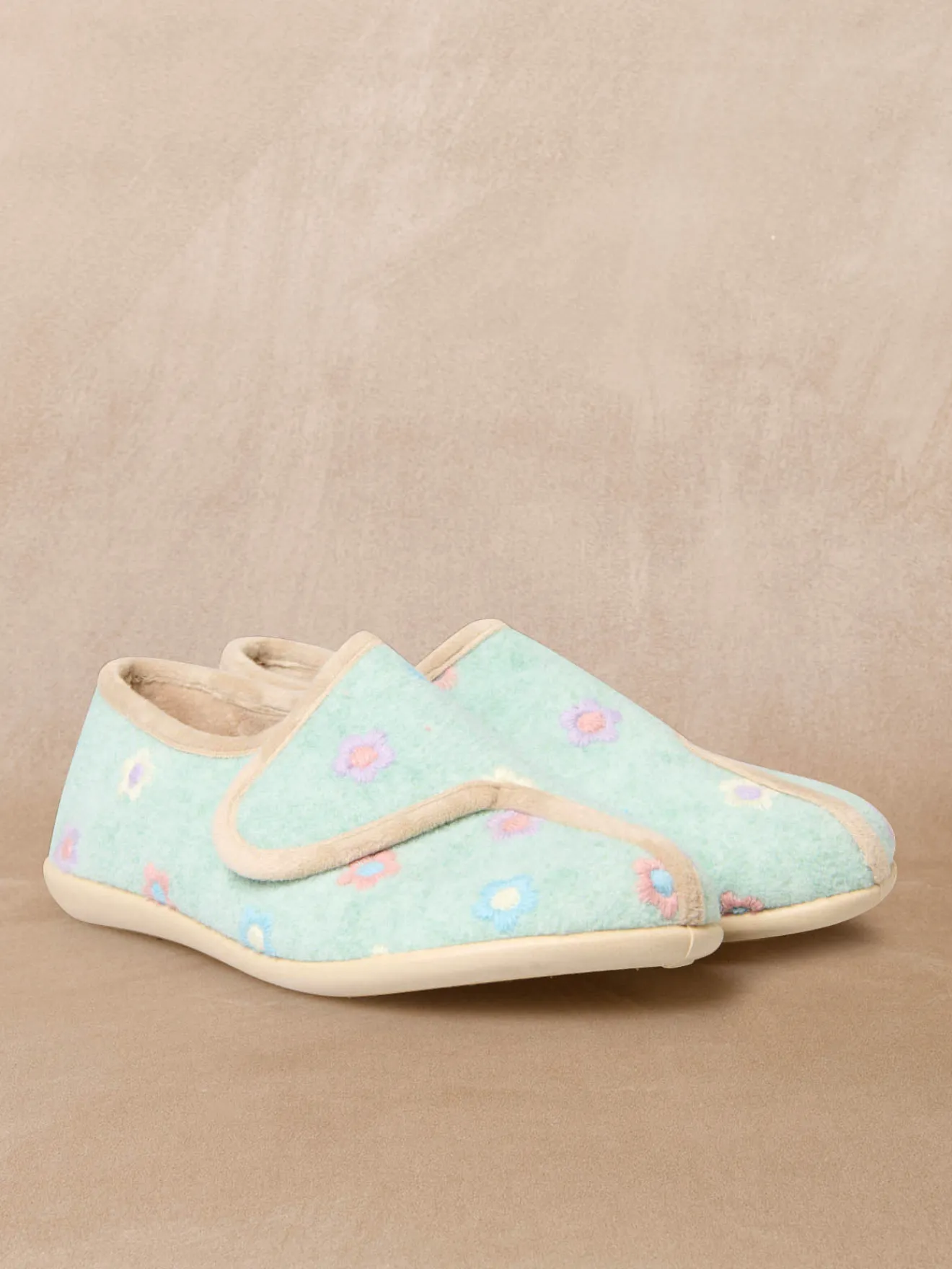 Clearance Pantoufles à scratch broderies fleurs Femme Pantoufles, Chaussons