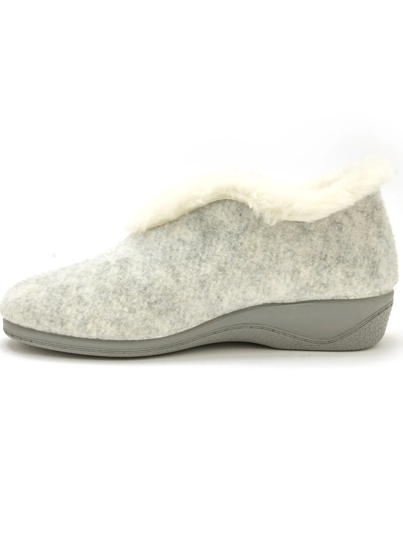 Pantoufles molletonnées Femme Pantoufles, Chaussons