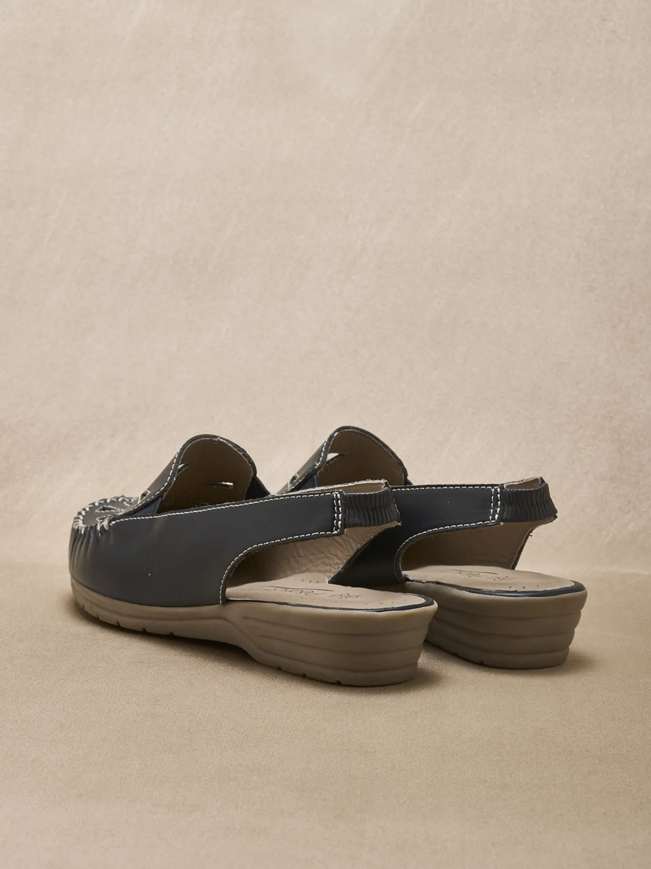 Sandales cuir ajouré élastiquées Femme Sandales