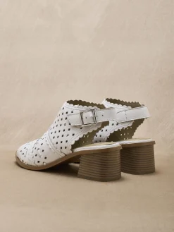 Outlet Sandales montantes cuir perforé Femme Sandales