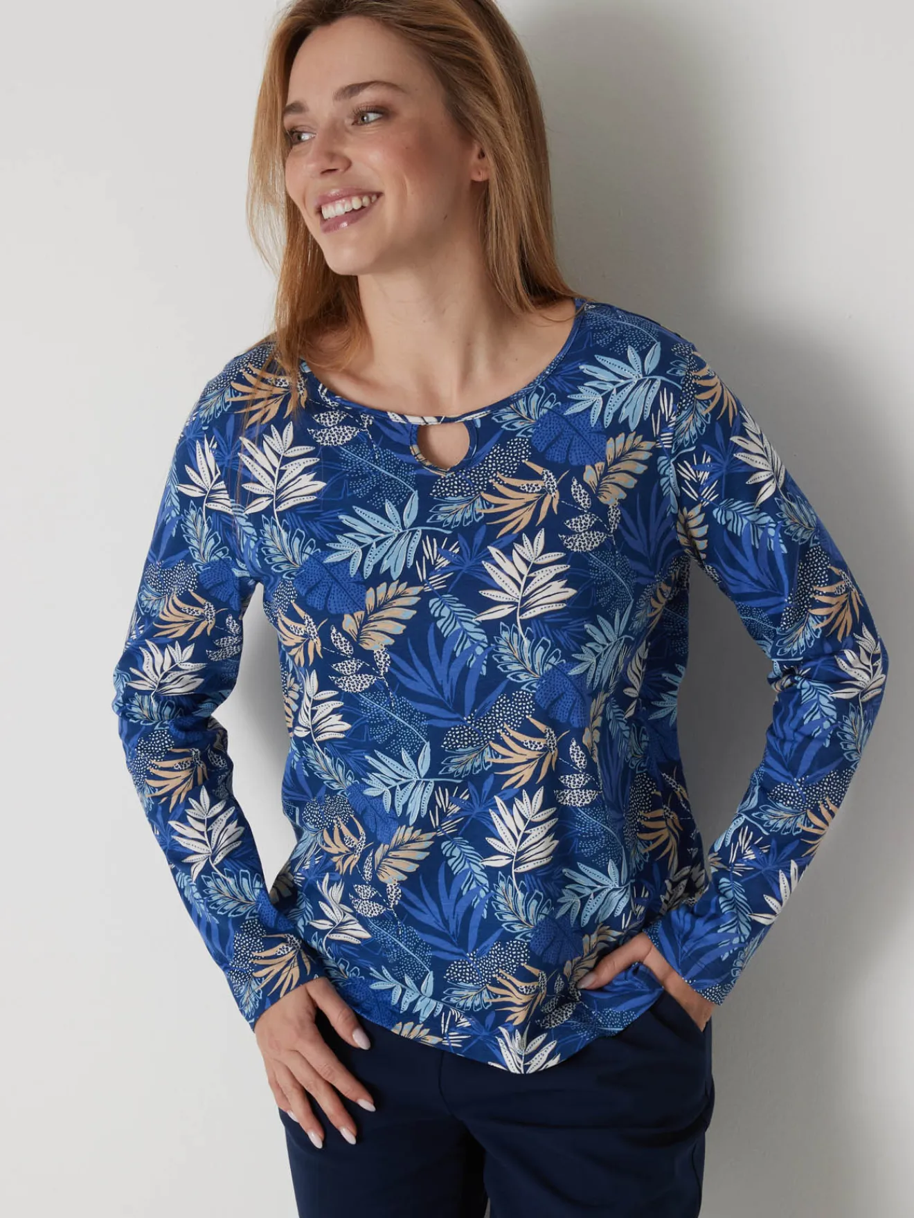 Tee-shirt encolure fantaisie Femme T-Shirt