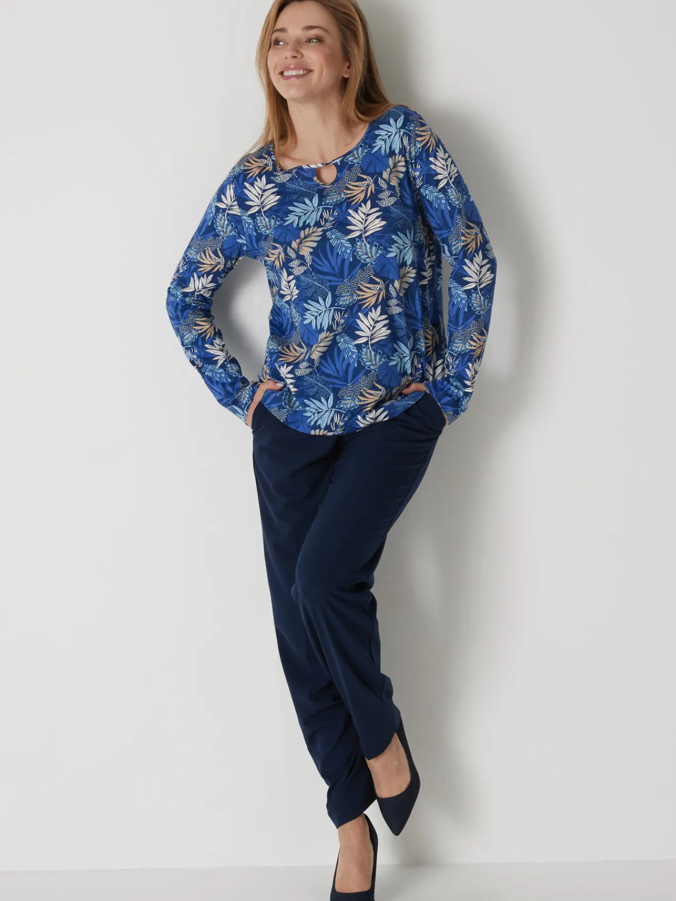 Tee-shirt encolure fantaisie Femme T-Shirt