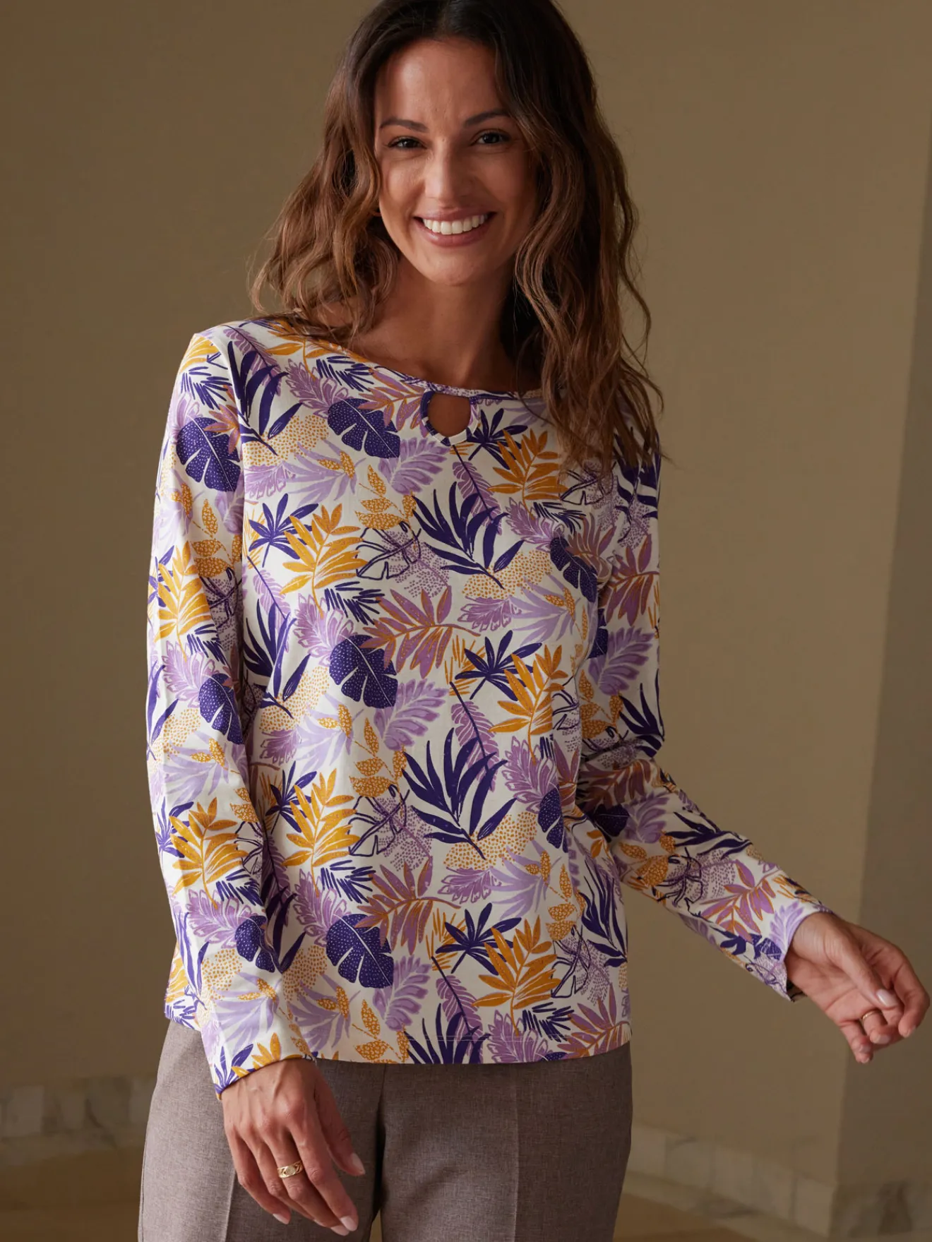 Hot Tee-shirt encolure fantaisie Femme T-Shirt