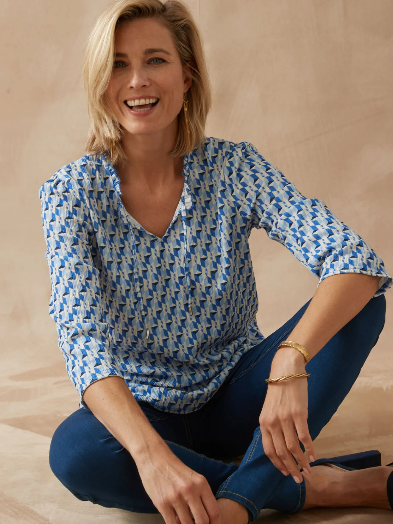 Outlet Tee-shirt maille gaufrée col volanté Femme T-Shirt