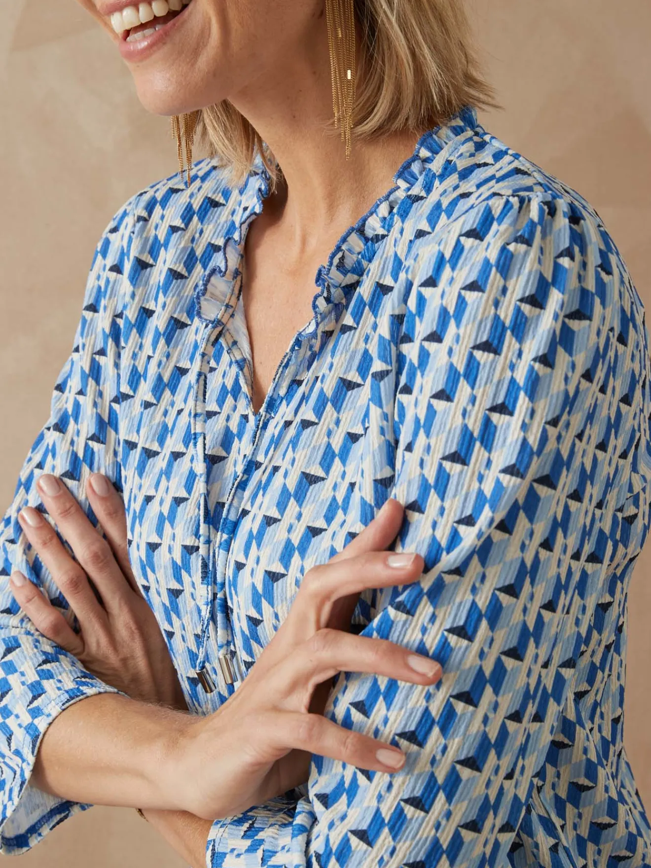 Outlet Tee-shirt maille gaufrée col volanté Femme T-Shirt